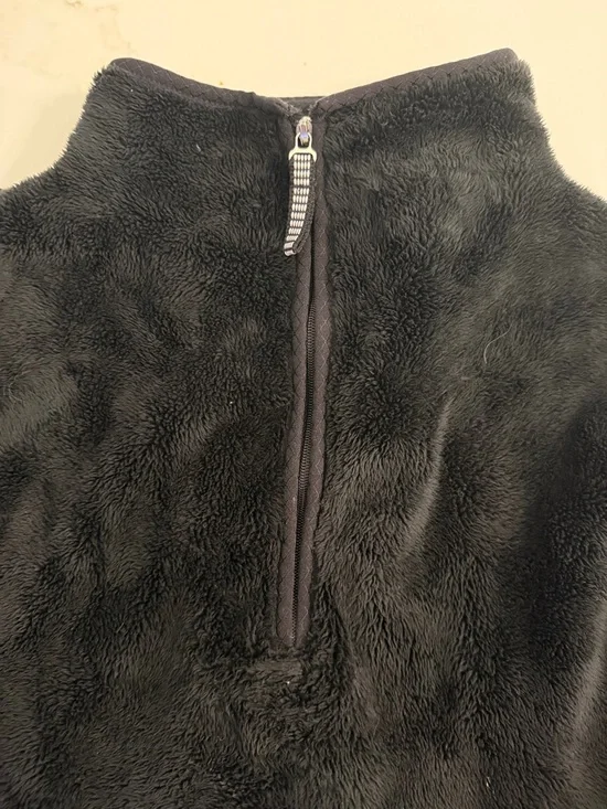 The North Face Black Plush Half-Zip Fleece Pullover - Picture 3 of 8